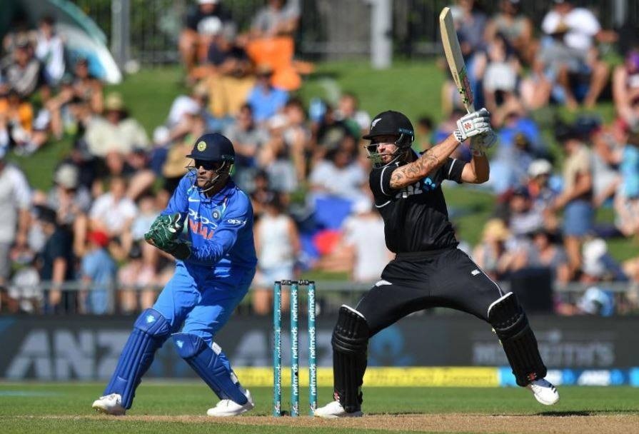 Doug Bracewell, brought in as a replacement for the injured Jimmy Neesham ahead of the most recent T20 against Sri Lanka, has retained his place in the squad.