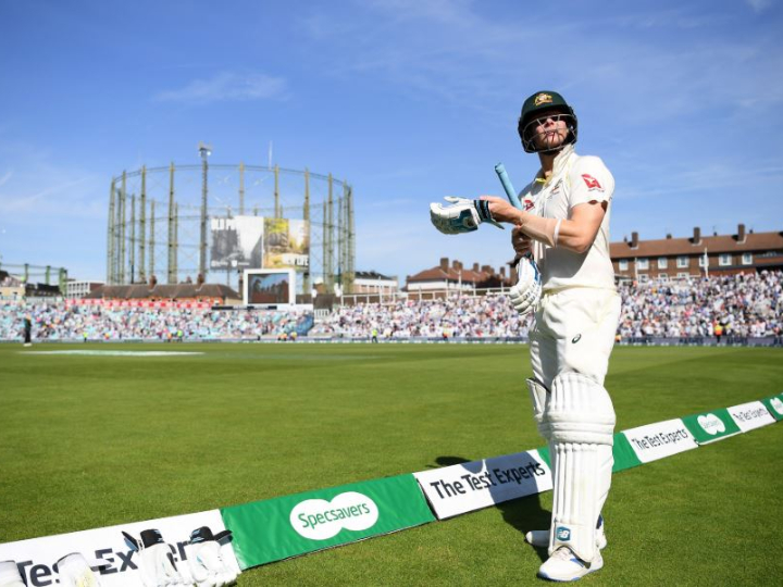 watch phenomenal smith gets a standing ovation at oval WATCH: 'Phenomenal' Smith Gets A Standing Ovation At Oval