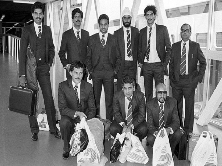 Ravi Shastri Shares Throwback Pic With Teammates, Describes Himself A ‘light traveler’