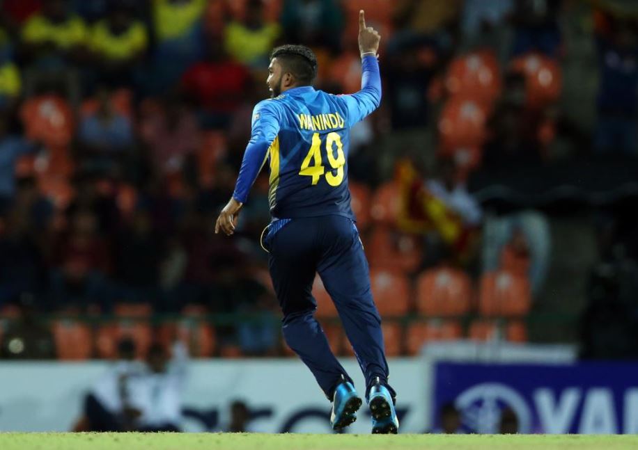 Sri Lanka player Wanindu Hasaranga doubtful of playing in third ODI against Australia AUS vs SL 2022: इस दिग्गज श्रीलंकाई ऑलराउंडर का ऑस्ट्रेलिया के खिलाफ तीसरे वनडे में खेलना संदिग्ध