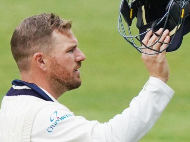 aaron finch suffers blow on head while fielding in sheffield shield match Aaron Finch Suffers Blow On Head While Fielding In Sheffield Shield Match