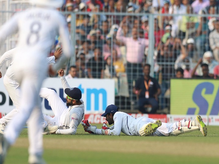 ind vs ban 2 test sahas stunning diving catch to dismiss mahmudullah leaves kohli shastri in awe watch WATCH: Saha's Stunner To Dismiss Mahmudullah Leaves Kohli, Shastri In Awe