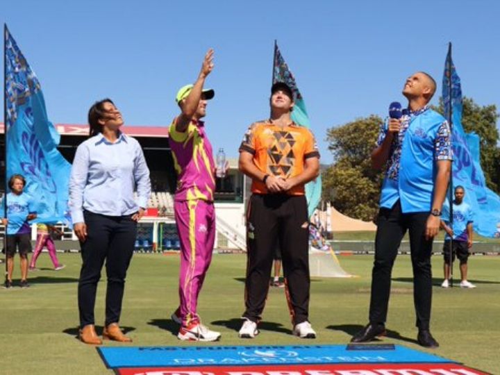 'He's lying in bed with my sister': Du Plessis Gives Hilarious Reply On Teammate’s Absence