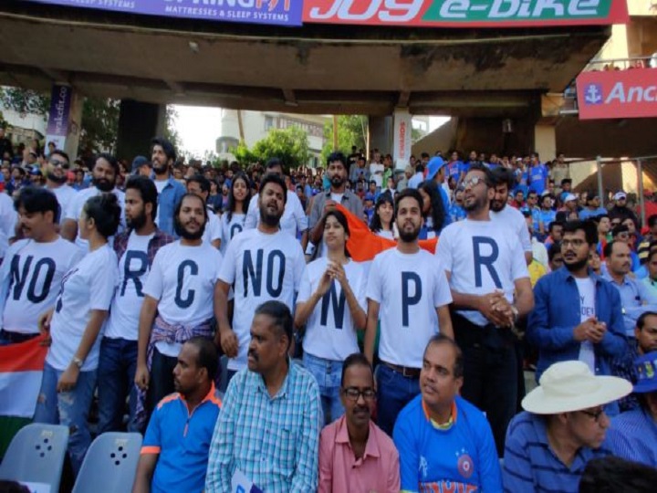 watch fans protest against caa during india australia odi at wankhede WATCH: Fans Protest Against CAA During India-Australia ODI At Wankhede