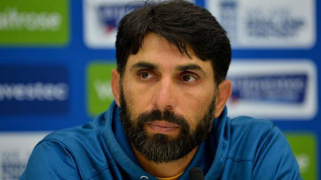 lets talk cricket pakistan head coach misbah ul haq shuts down question on kashmir पाकिस्तान हेड कोच मिस्बाह उल हक से कश्मीर मुद्दे पर पूछा गया सवाल, मिस्बाह ने कहा, 'चलिए क्रिकेट पर बात करते हैं'