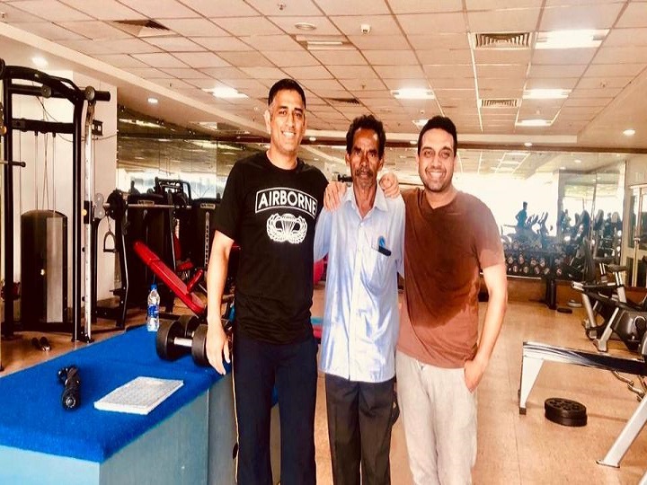 खराब मौसम को देखते हुए धोनी ने रद्द किए अपने सारे काम, JSCA स्टेडियम में बिलियर्डस का उठाया लुत्फ