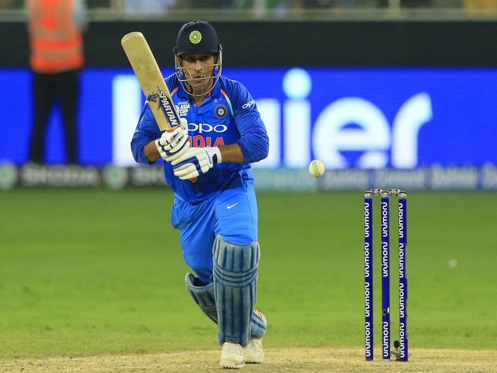 do not see dhoni playing the next world cup gautam gambhir on ms dhonis future with team india धोनी के भविष्य को लेकर गौतम गंभीर ने कहा, 'धोनी नहीं खेल पाएंगे अगला वर्ल्ड कप'