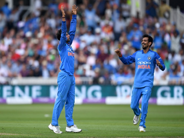 without kuldeep chahal india need to show intent to score 220 former india opener कुलदीप और चहल के बिना खेल रही भारतीय टीम को सेट कर चलना होगा 220 रनों का टारगेट: आकाश चोपड़ा
