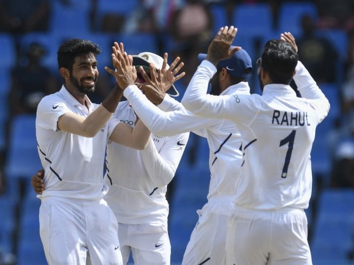 IND vs WI: टेस्ट क्रिकेट में हैट्रिक लगाने वाले तीसरे भारतीय बने जसप्रीत बुमराह