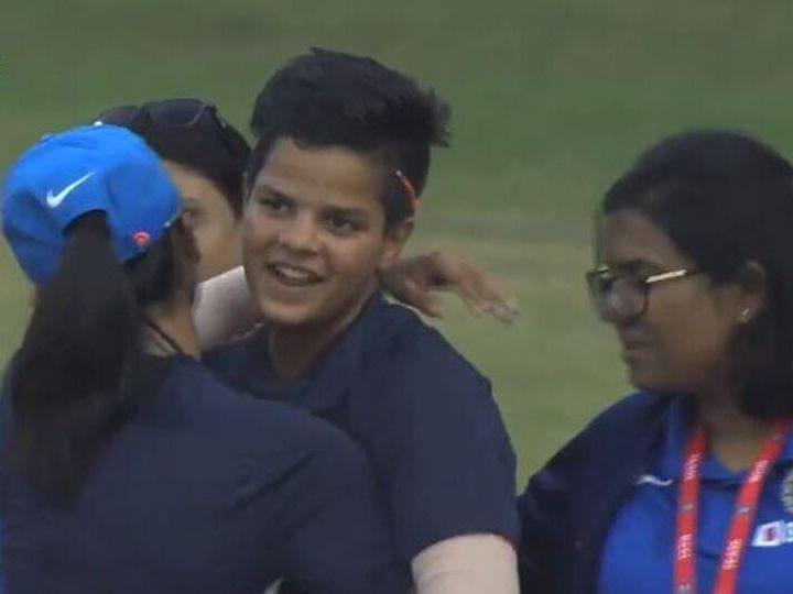 india women vs south africa women shafali verma becomes indias youngest t20i debutant टी-20 क्रिकेट में डेब्यू करने वाली सबसे कम उम्र की भारतीय खिलाड़ी बनी शेफाली वर्मा