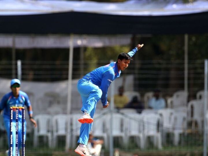 indw vs saw deepti sharma becomes 1st indian to bowl 3 maidens in t20is टी-20 में लगातार तीन मेडन फेंकने वाली पहली भारतीय गेंदबाज बनी दीप्ति शर्मा