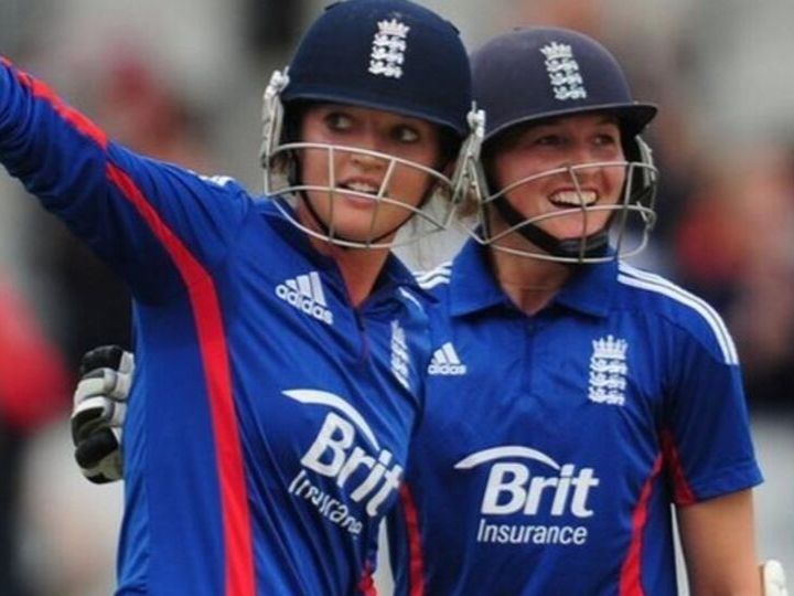 इंग्लैंड विकेटकीपर सारा टेलर ने अंतराष्ट्रीय क्रिकेट को कहा अलविदा