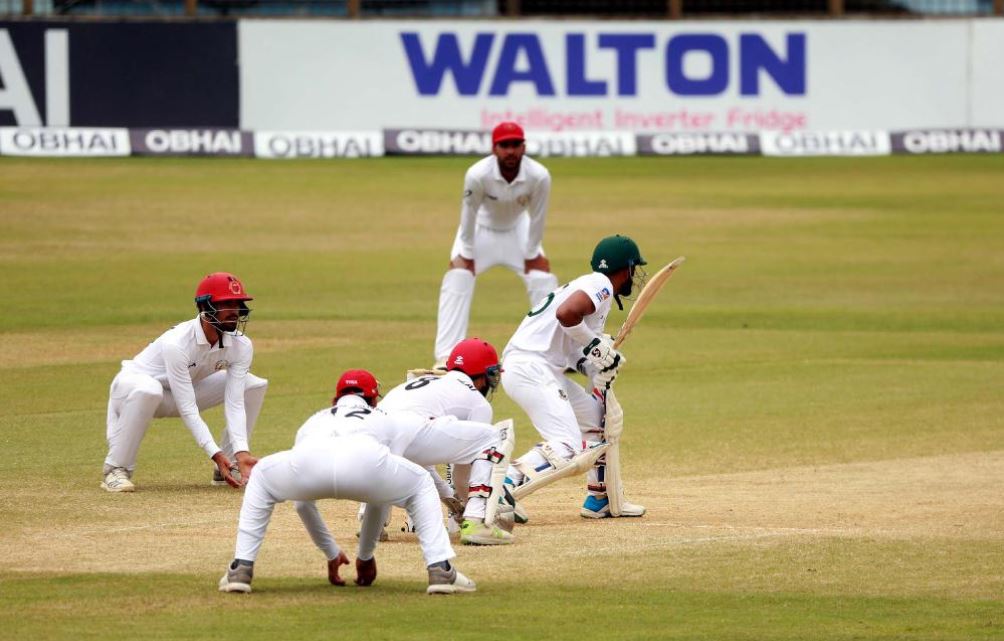 वहीं अफगानिस्तान की टीम साल 2018 से 2019 के बीच खेले गए तीन टेस्ट में से दो में जीत दर्ज की है जबकि एक मैच में उसे हार मिली.