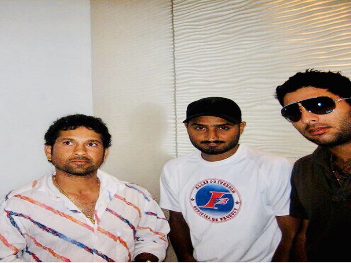 सचिन तेंदुलकर ने खींची युवराज की टांग, कहा- ' कमरे के भीतर कौन पहनता है चश्मा'