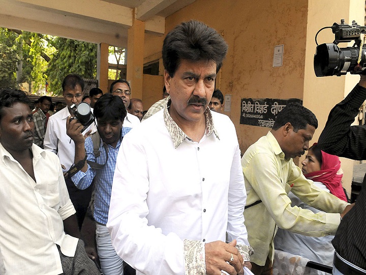 क्रिकेटर मनोज प्रभाकर और पत्नी पर धोखाधड़ी का केस दर्ज, लंदन में रह रही पहली पत्नी ने लगाया आरोप