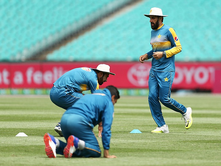 तीनों फॉर्मेट में कोच बनने वाले मिस्बाह पर दबाव है: रमीज राजा