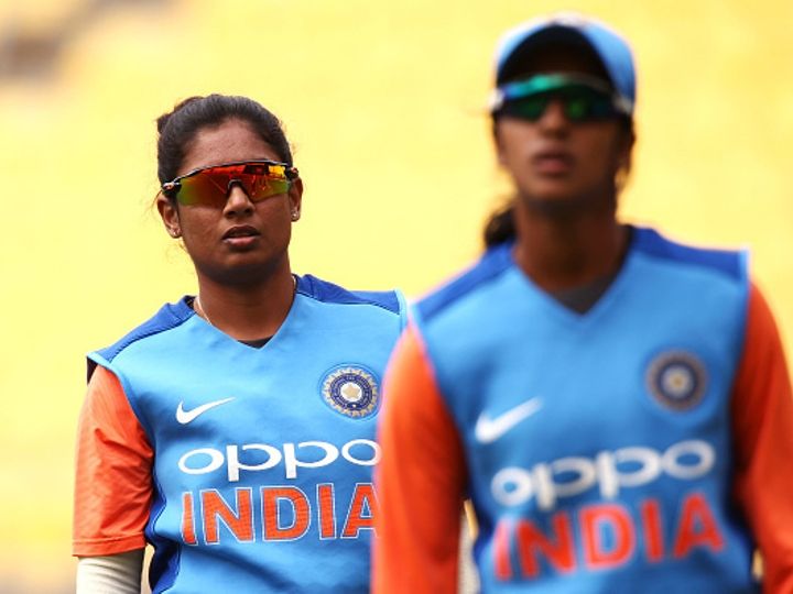 सोशल मीडिया पर मिताली राज ने ट्रोलर को दिया करारा जवाब proud indian mithali raj slams troll who criticised her language preference on twitter सोशल मीडिया पर मिताली राज ने ट्रोलर को दिया करारा जवाब