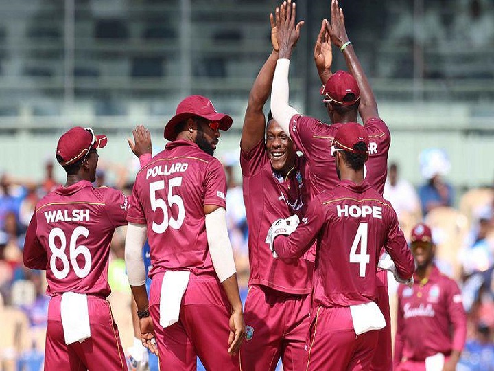 west indies fined for slow over rate in first odi against india पहले वनडे में स्लो ओवर रेट के कारण वेस्टइंडीज की टीम पर लगा 80 प्रतिशत मैच फीस का जुर्माना