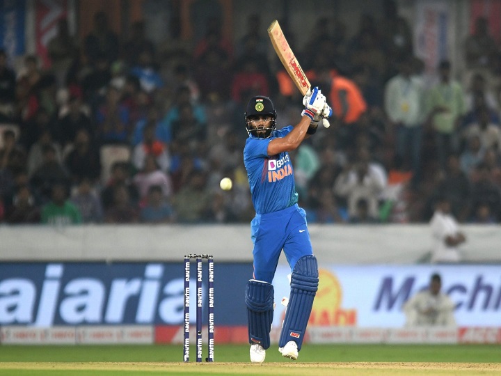 IND vs WI Ist T20: हैदराबाद में कोहली के तूफान से उड़े वेस्टइंडीज के गेंदबाज, टीम इंडिया को मिली 6 विकेट से जीत IND vs WI Ist T20: हैदराबाद में कोहली के तूफान से उड़े वेस्टइंडीज के गेंदबाज, टीम इंडिया को मिली 6 विकेट से जीत