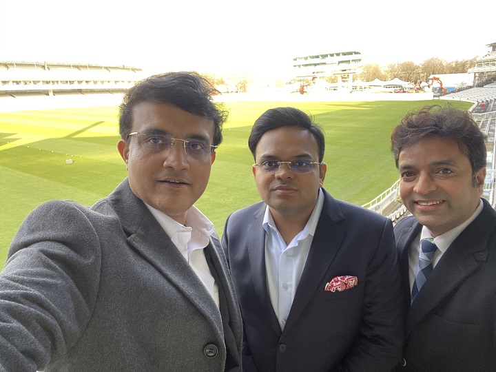 nice venue to get back to in a different capacity sourav ganguly posts selfie at lords BCCI अध्यक्ष बनने के बाद पहली बार लॉर्ड्स के मैदान पर वापस लौटे गांगुली, कहा- 'खुशी हो रही है'