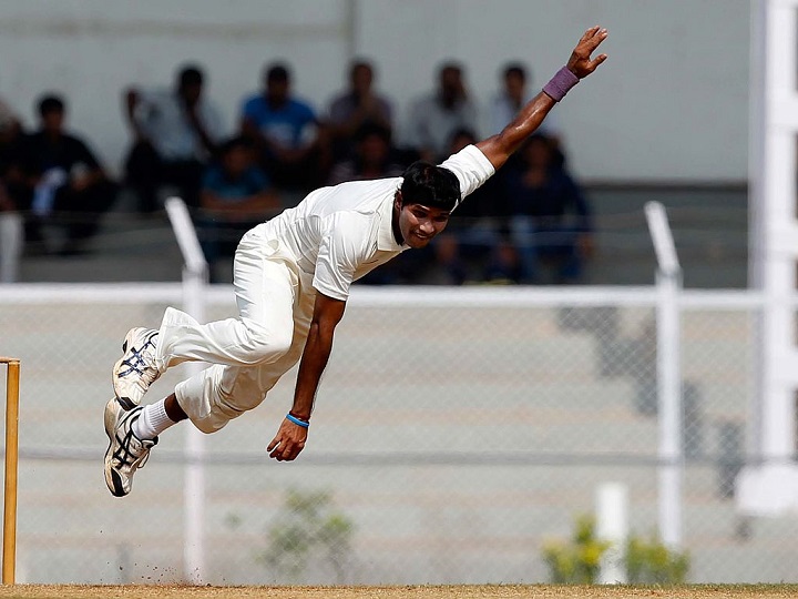 ranji trophy ashok dinda axed from bengal squad for abusing bowling coach रणजी ट्रॉफी: अशोक डिंडा को किया गया बंगाल टीम से बाहर, गेंदबाजी कोच को दी थी गाली