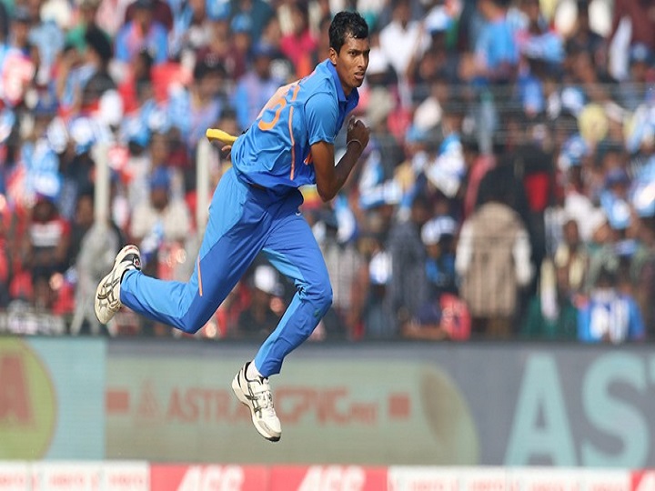 watch navdeep saini gets wicket with toe crunching yorker on odi debut वनडे डेब्यू में ही नवदीप सैनी ने सबको चौंकाया, रॉस्टन चेस को यॉर्कर डाल कर दिया बोल्ड