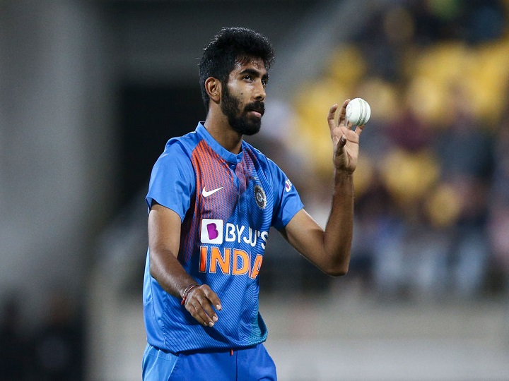 he could use mute button on his microphone sanjay manjrekar trolled for advising jasprit bumrah on social media संजय मांजरेकर ने बुमराह को दी सीख, लोगों ने कहा-'भाषण देना सबसे आसान'