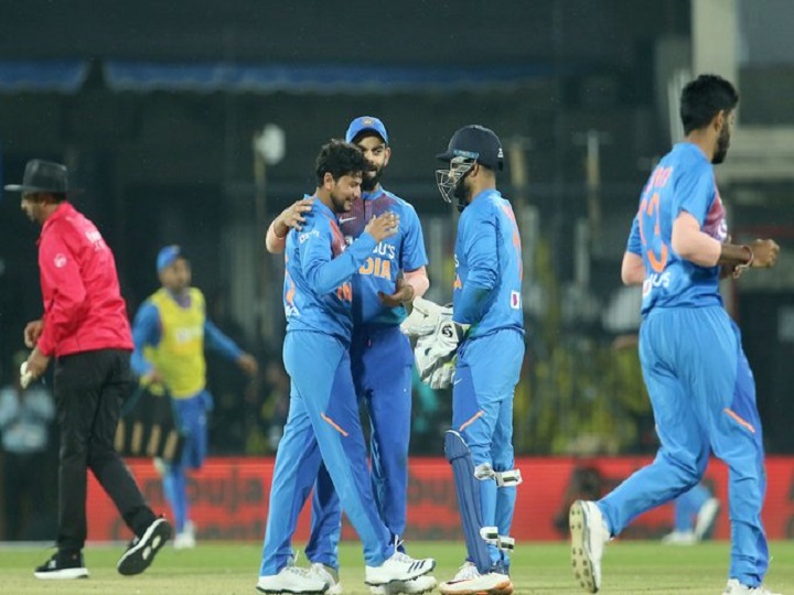 ind vs sl 2nd t20 saini kuldeep deilvers excellent spells india need 143 runs to win IND vs SL 2nd T20:  सैनी, शार्दुल की बेहतरीन गेंदबाजी, टीम इंडिया को जीत के लिए चाहिए 143 रन