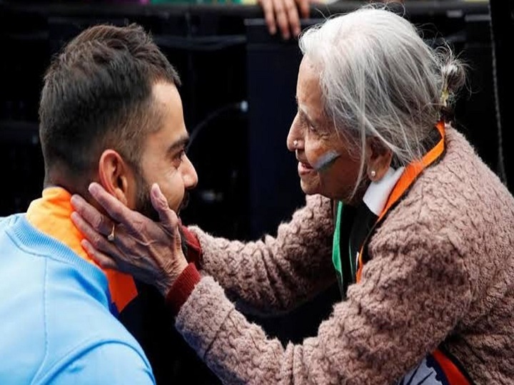 team indias superfan charulata patel take last breath today bcci informs with tweet भारतीय क्रिकेट टीम की 'सुपरफैन' चारूलता पटेल का निधन, BCCI ने दी श्रद्धांजलि