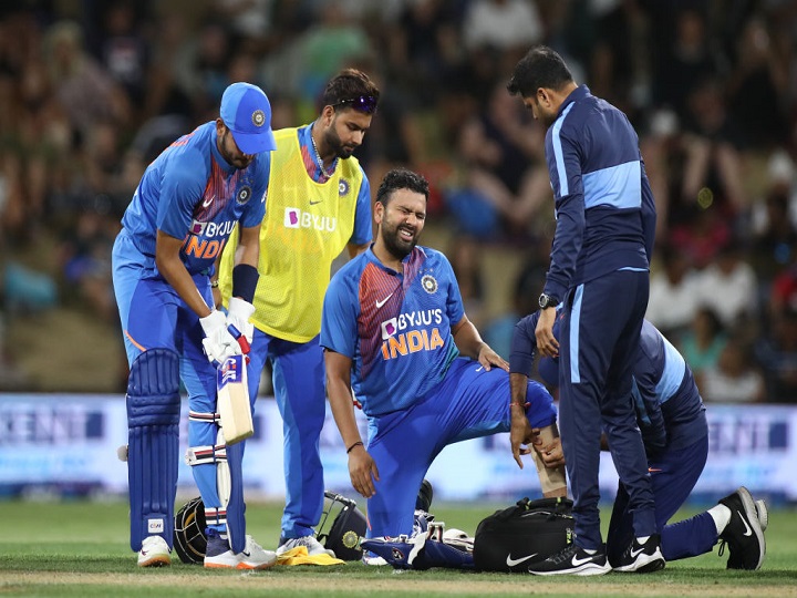 sources say rohit sharma ruled out of odis and tests against nz due to injury sustained during final t20 आखिरी टी20 में लगी चोट के बाद रोहित शर्मा वनडे और टेस्ट टीम से बाहर