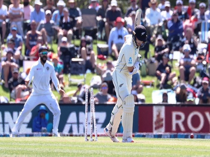 ind vs nz 2nd test shami spells helps india to stop newzealand innings at 235 runs IND vs NZ 2nd Test: भारतीय गेंदबाजों ने न्यूजीलैंड की पारी को 235 रनों पर समेटा, शमी के नाम 4 विकेट